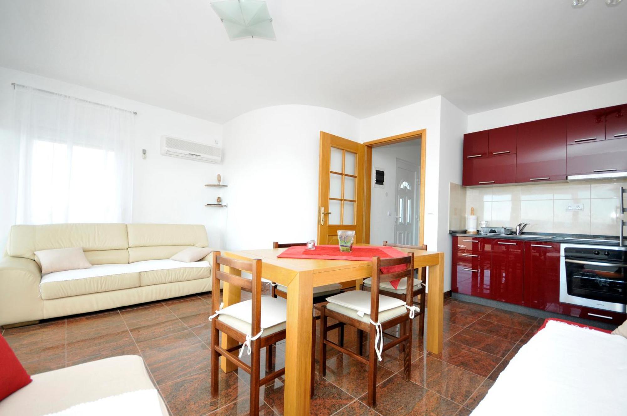 Apartmani Svalina - Seaview And 130M From Beach Trogir Exterior foto