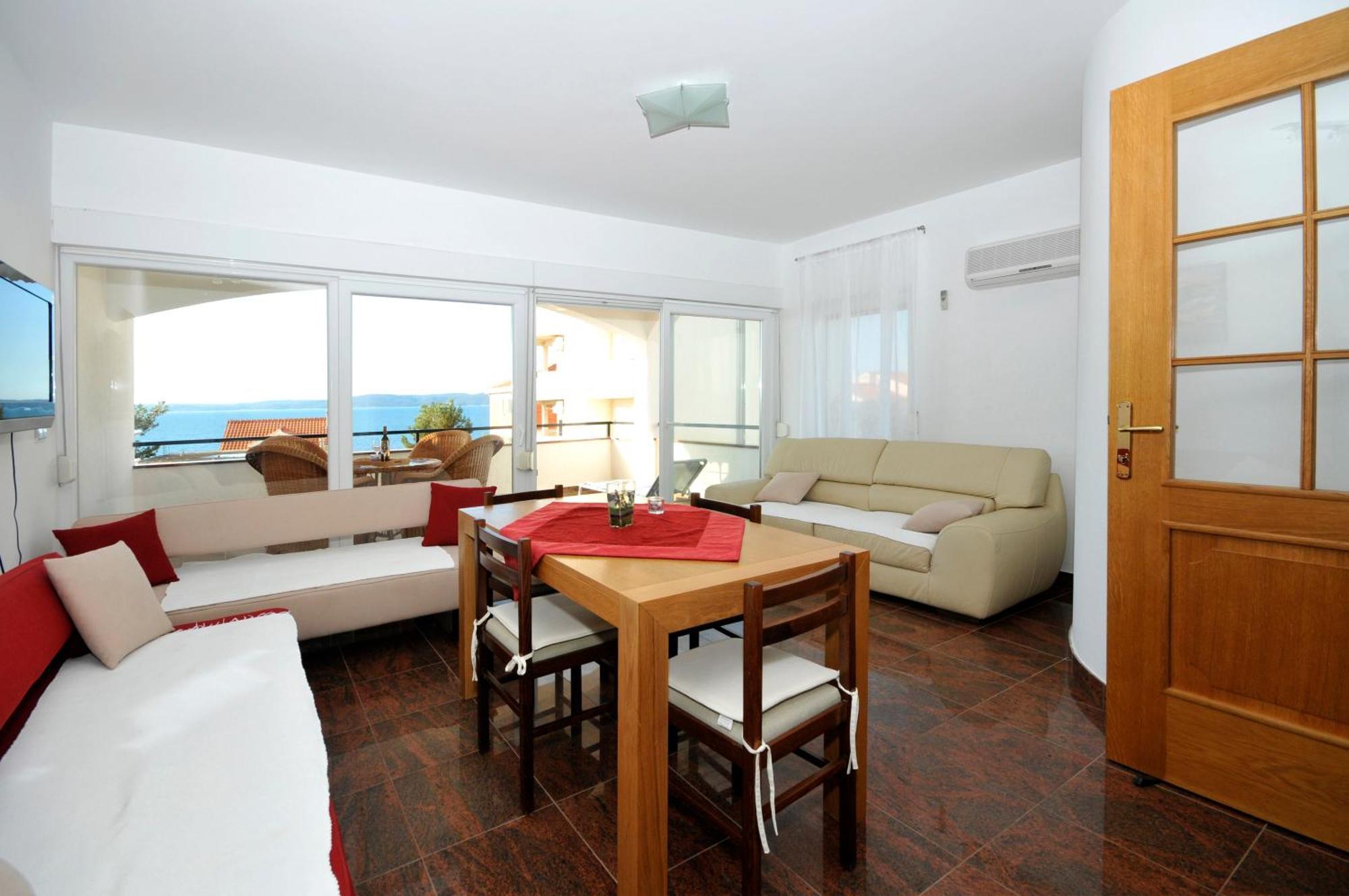 Apartmani Svalina - Seaview And 130M From Beach Trogir Exterior foto
