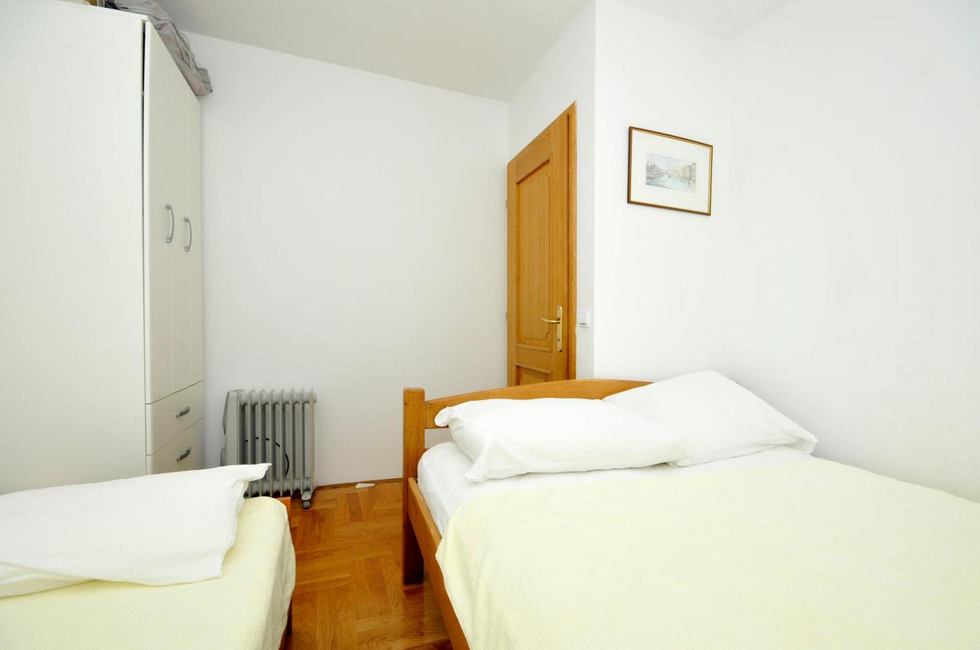 Apartmani Svalina - Seaview And 130M From Beach Trogir Exterior foto