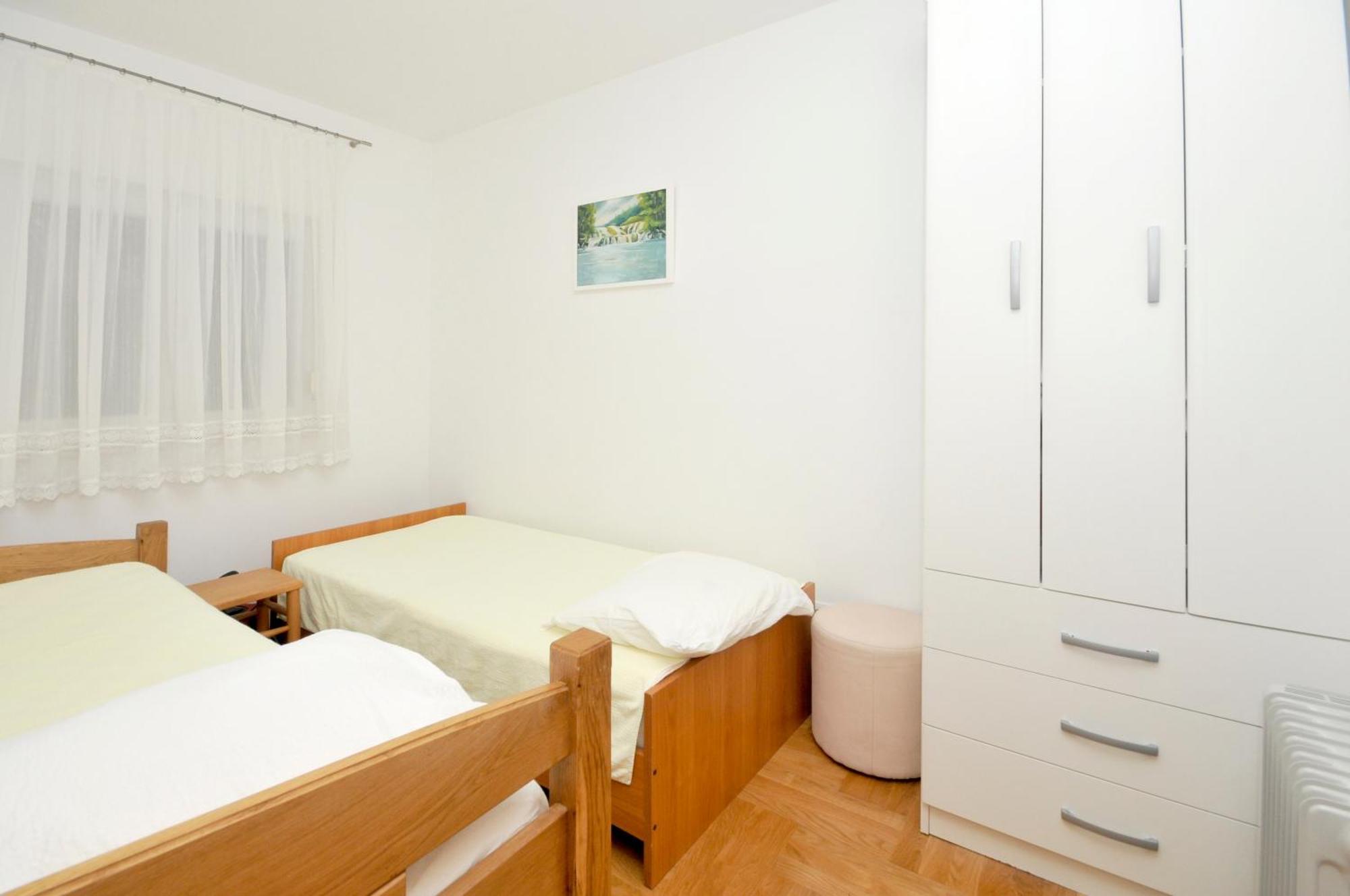 Apartmani Svalina - Seaview And 130M From Beach Trogir Exterior foto