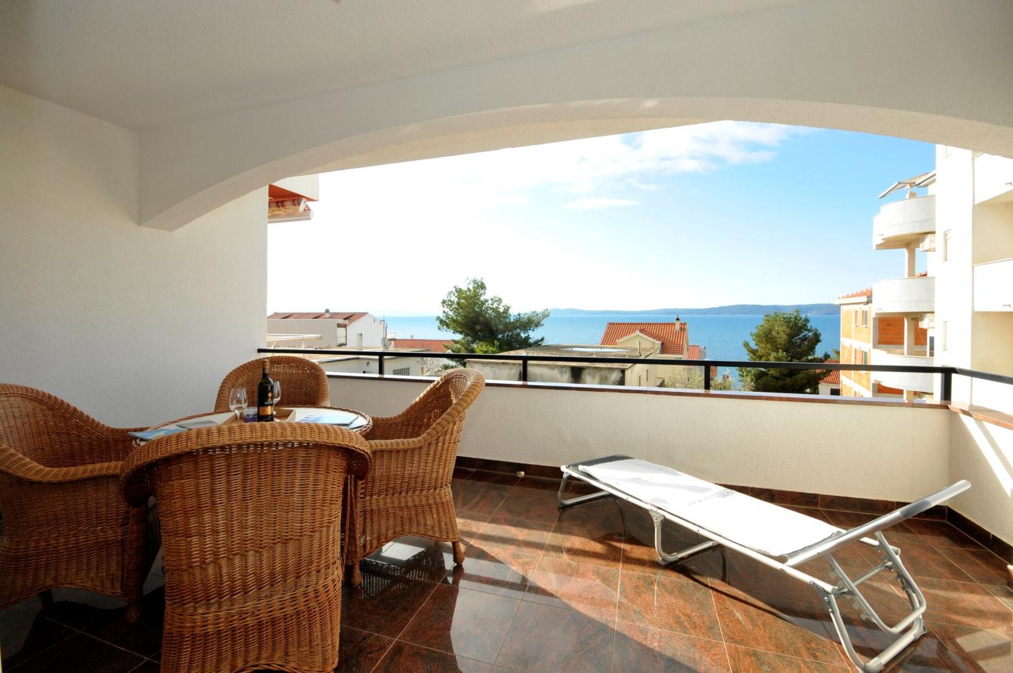Apartmani Svalina - Seaview And 130M From Beach Trogir Exterior foto