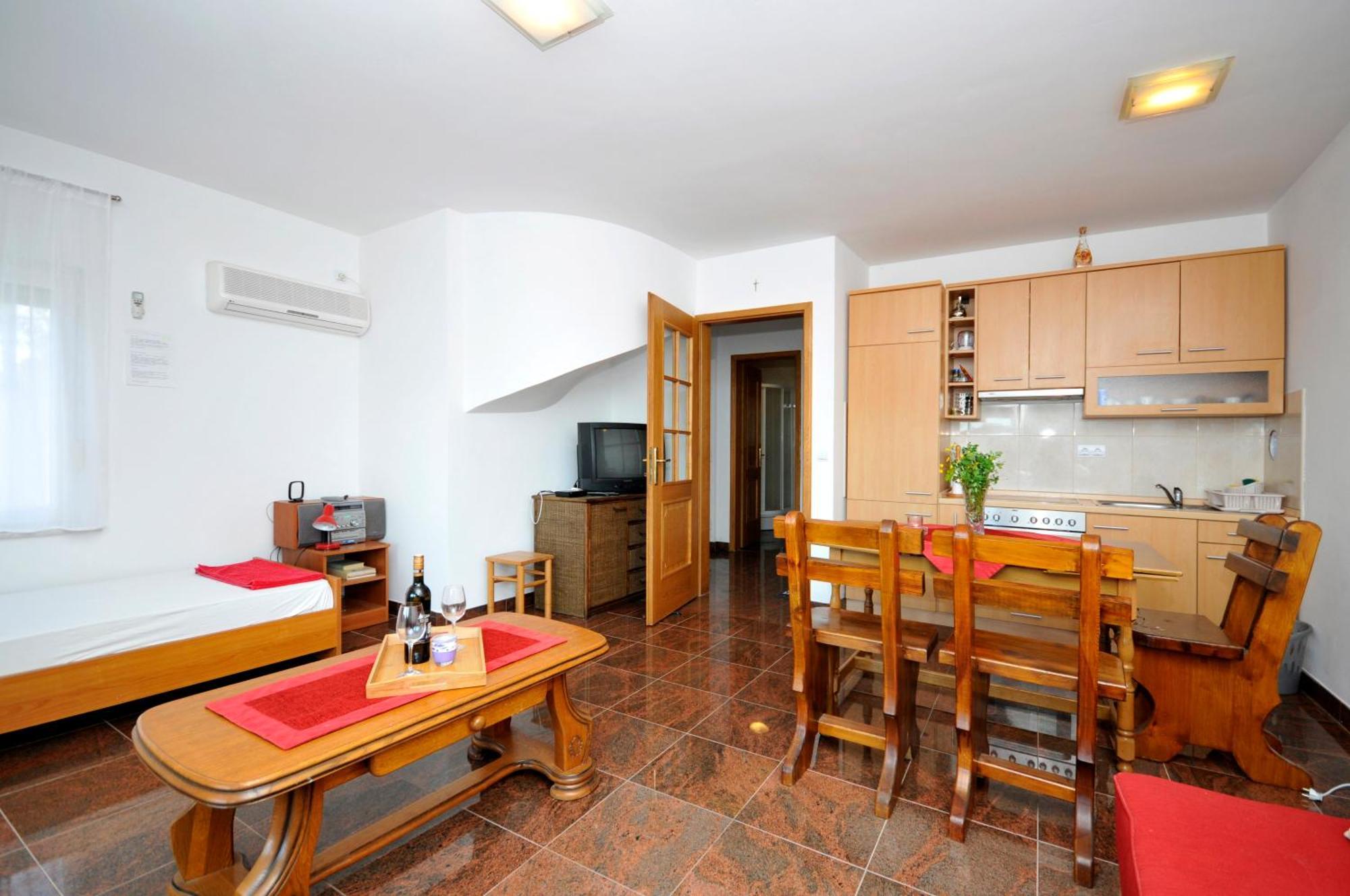 Apartmani Svalina - Seaview And 130M From Beach Trogir Exterior foto