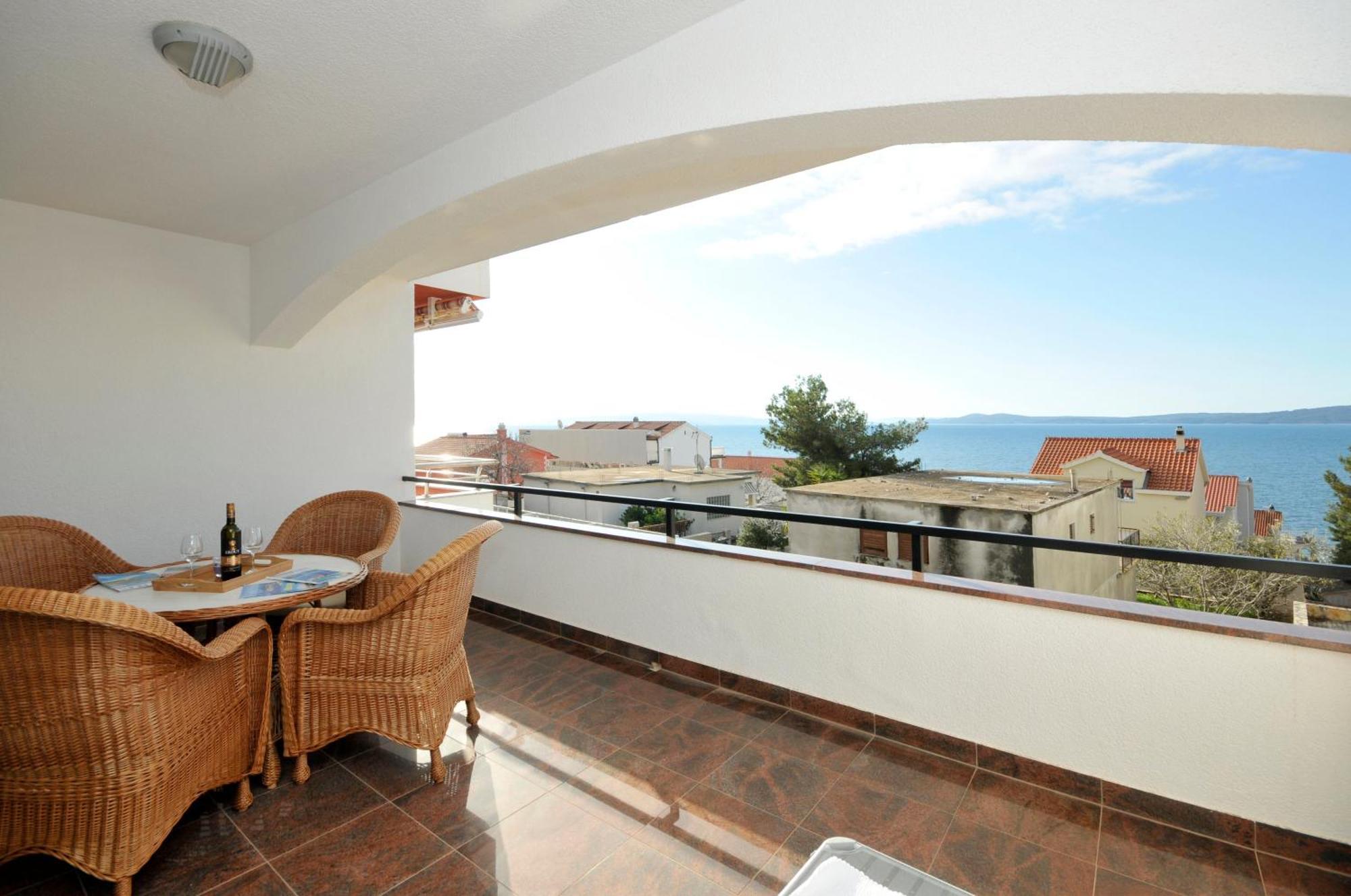 Apartmani Svalina - Seaview And 130M From Beach Trogir Exterior foto