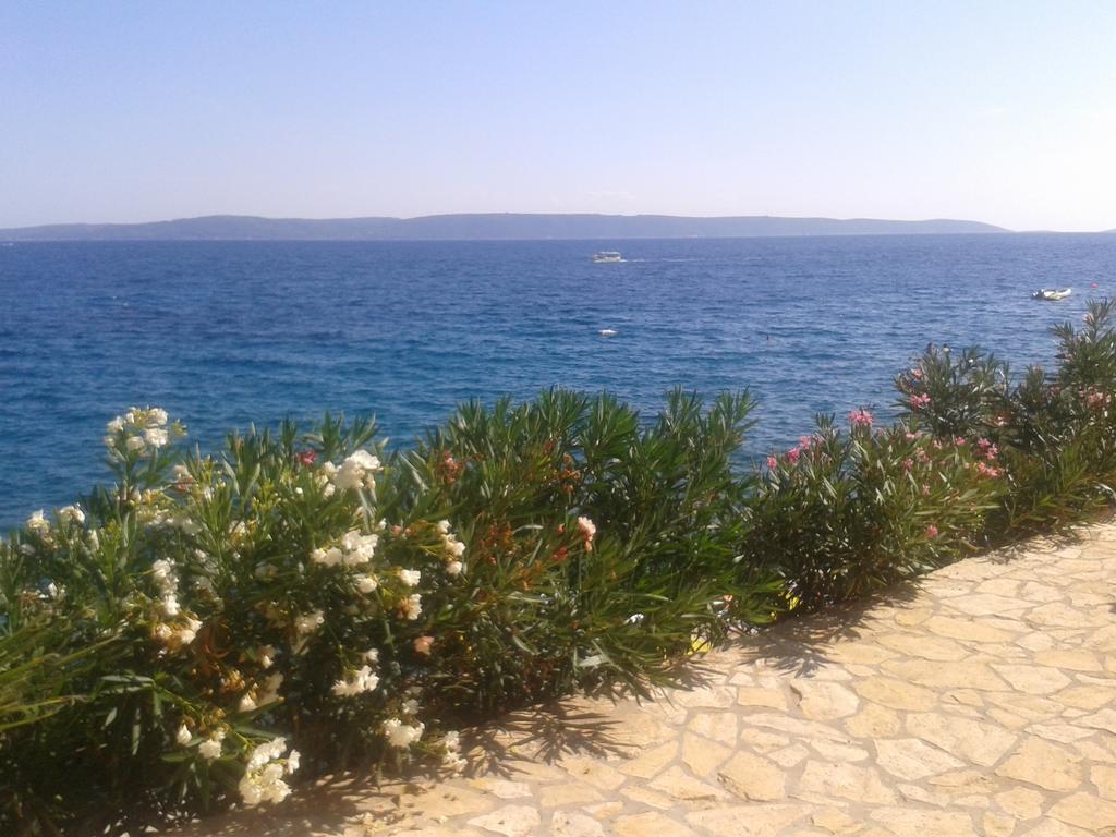Apartmani Svalina - Seaview And 130M From Beach Trogir Exterior foto